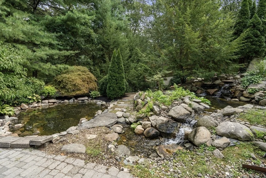 Photo of 24 Old Connecticut Path