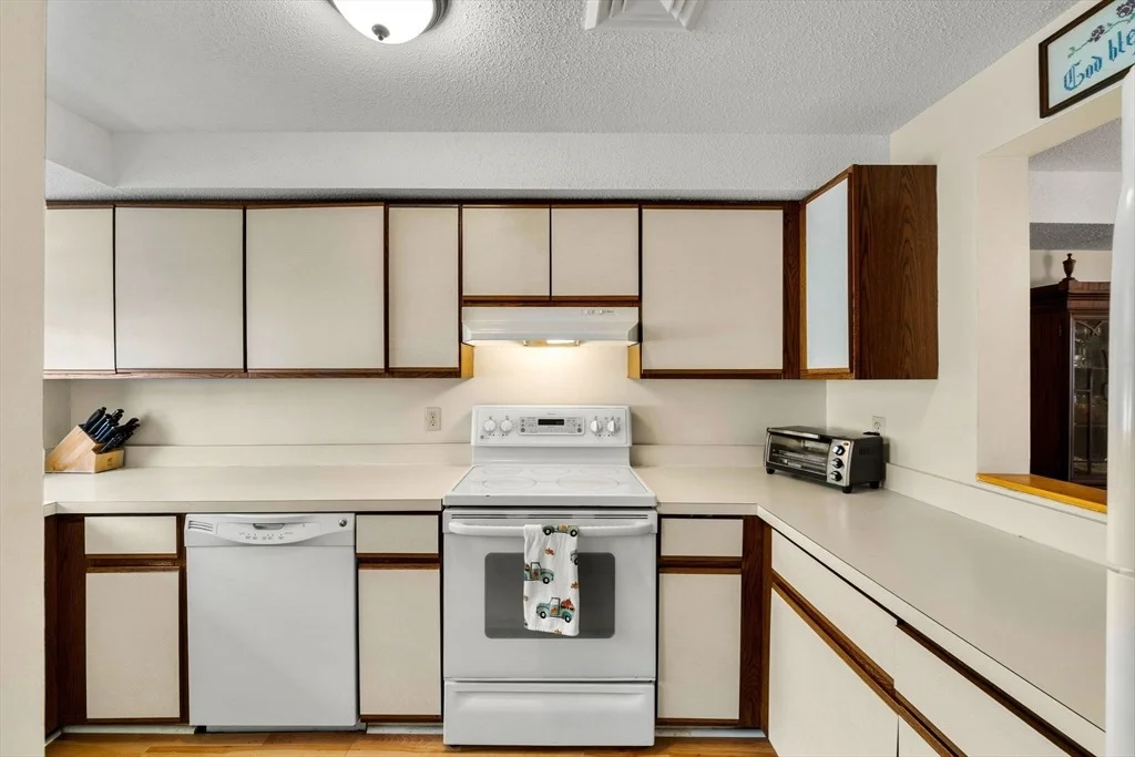 Photo of Unit 21 at 33 Maplewood Avenue