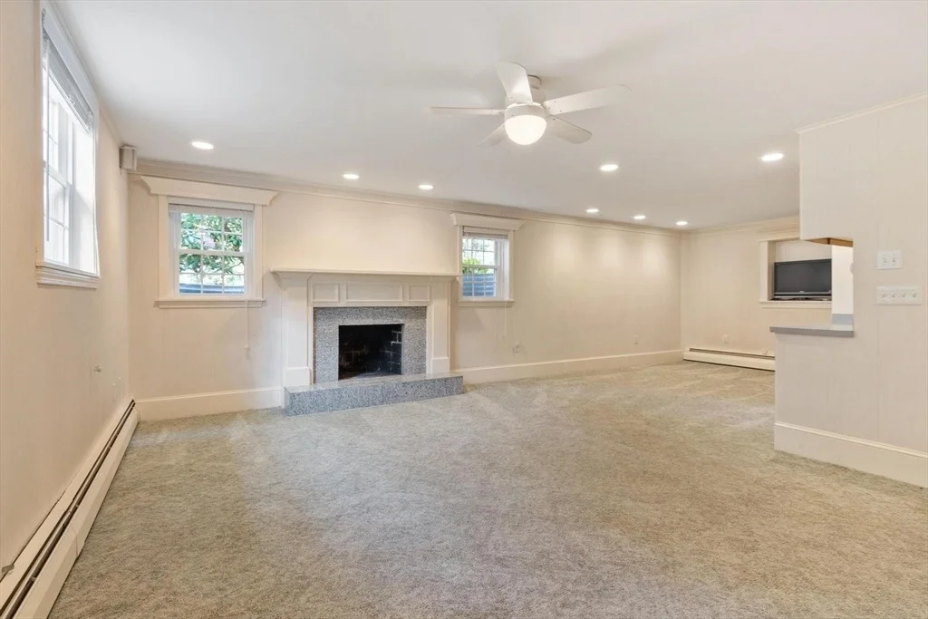 Photo of 305 High St Ext