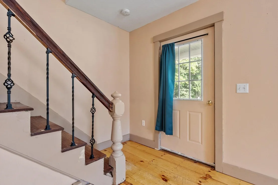 Photo of 374 Front Street