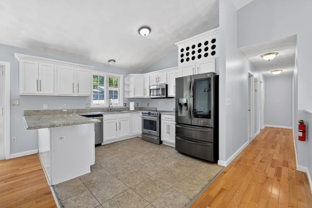 Photo of 3 Oak Leaf Cir