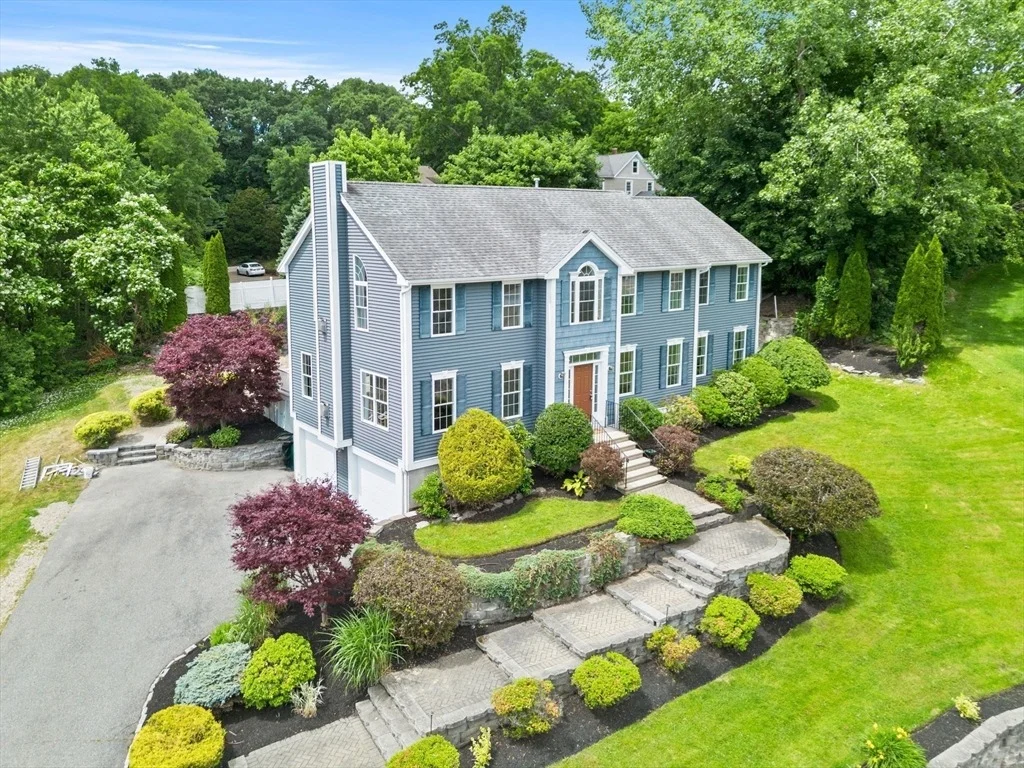 Photo of 8 Woods Hill Cir