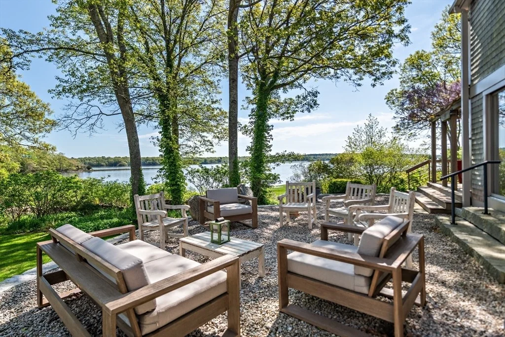 Photo of 246 River Road