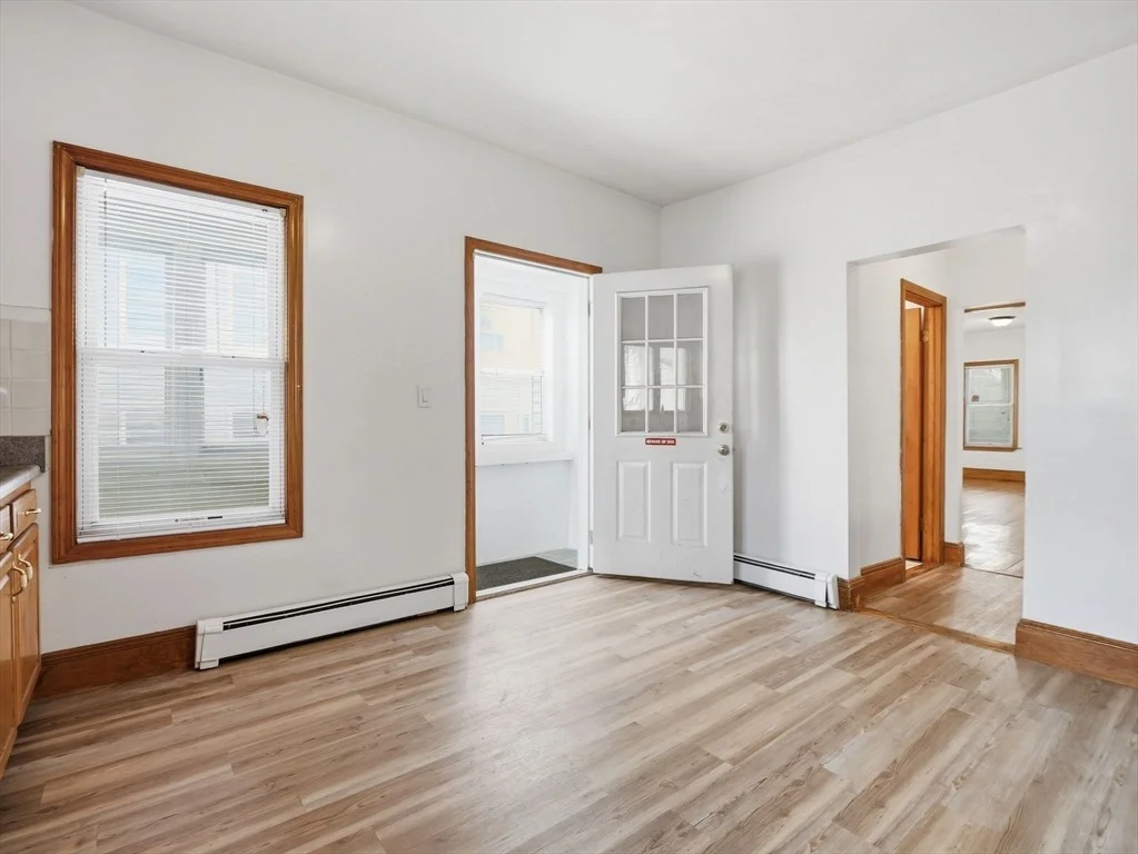Photo of 10 Almont Ave