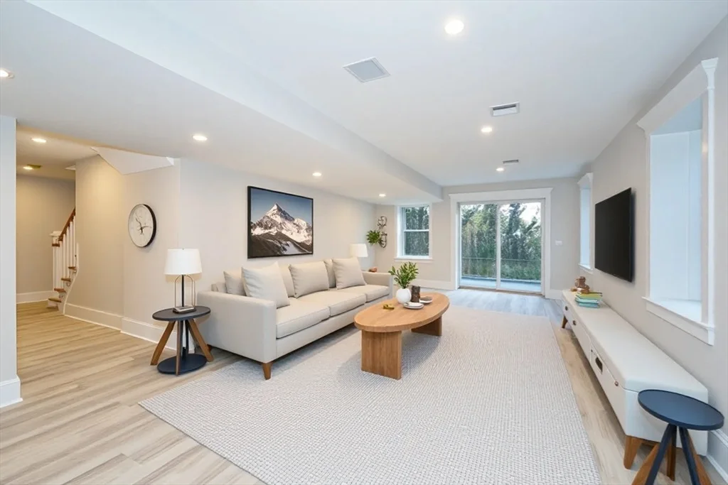 Photo of 6 Briar Ln