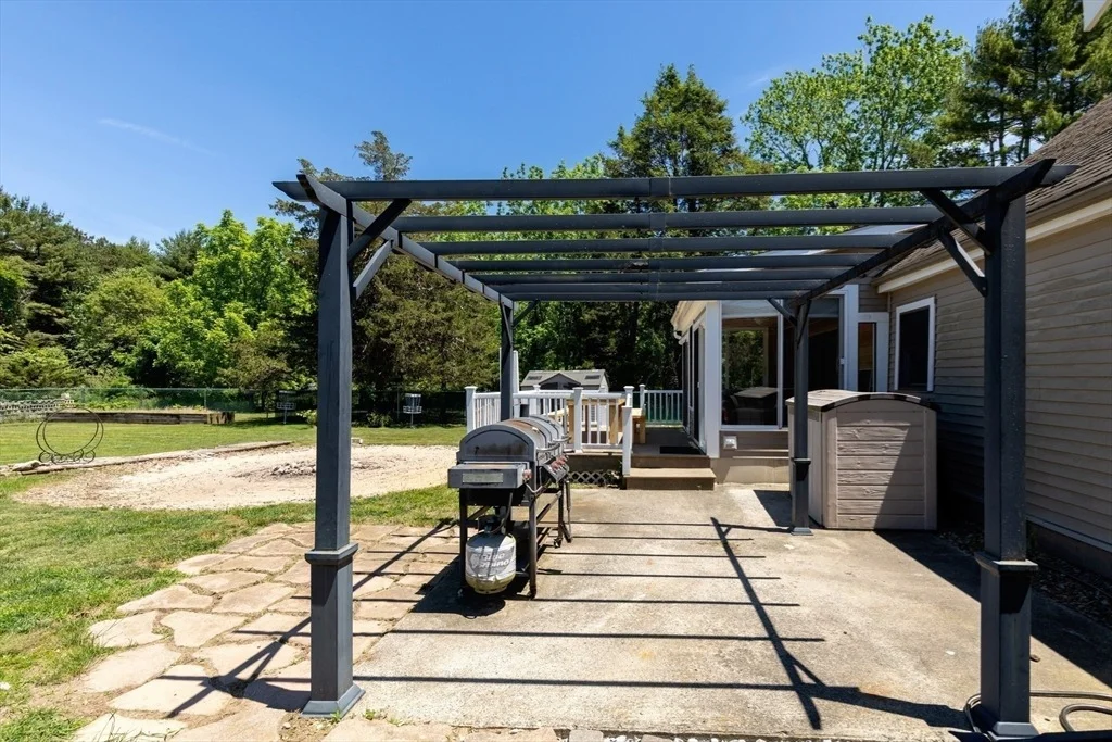 Photo of 189 Blackmore Pond Rd