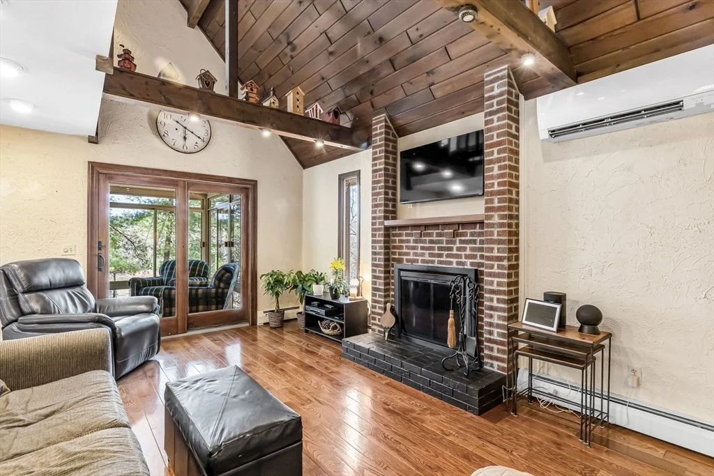 Photo of 105 Shoreline Dr