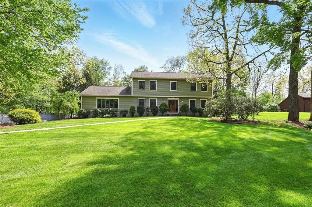 Photo of 2 Cedar Oak Dr