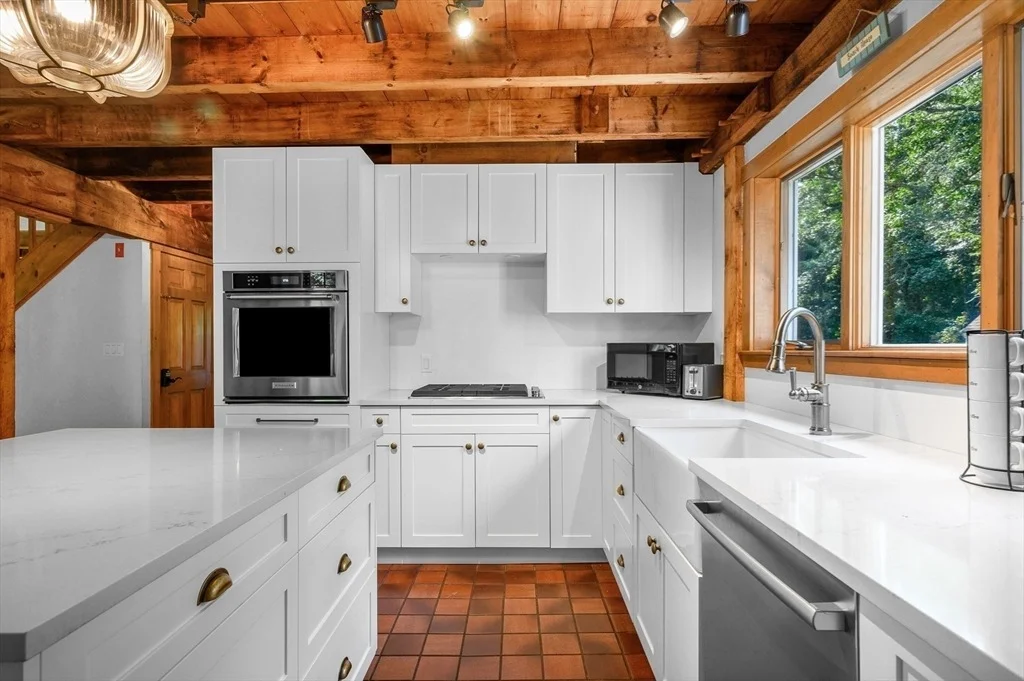 Photo of 17 Cedar Point Cir