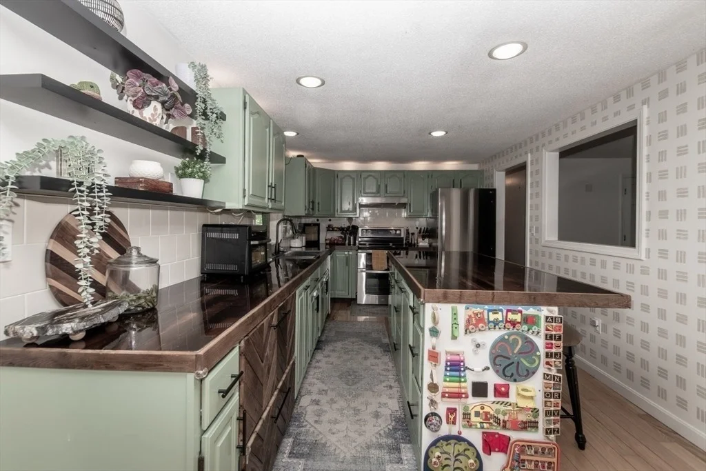 Photo of 20 Constantine Dr