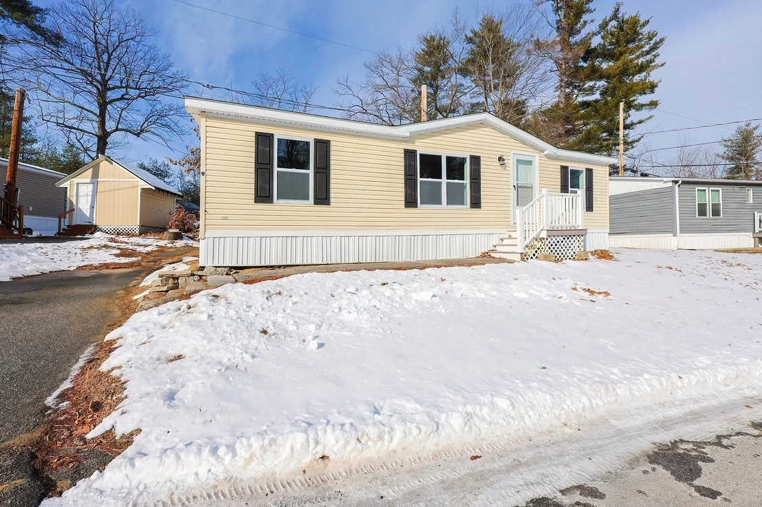 Photo of 9 Emerald Dr