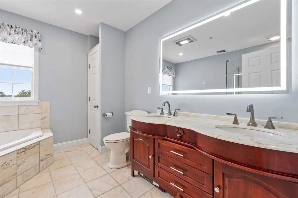 Photo of 14 Lakeview Ave