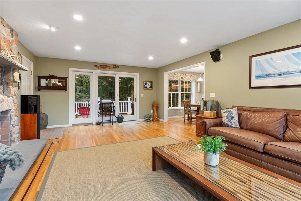 Photo of 6 Winterberry Ln