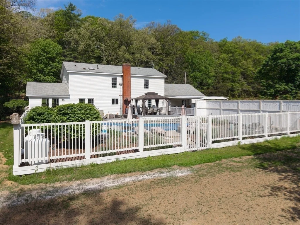 Photo of 45 River Rd