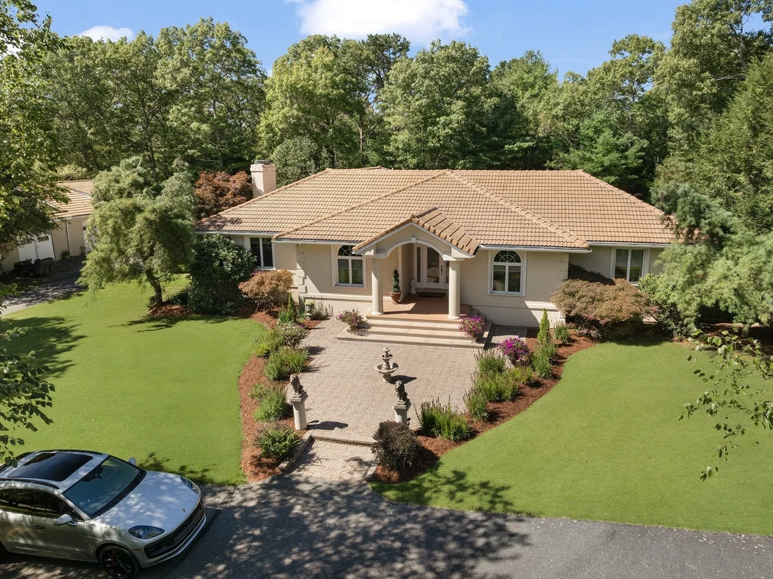 Photo of 22 Brook View Dr