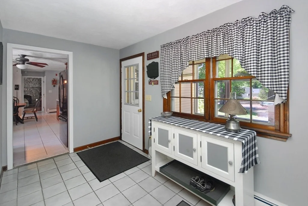 Photo of 7 Country Ln