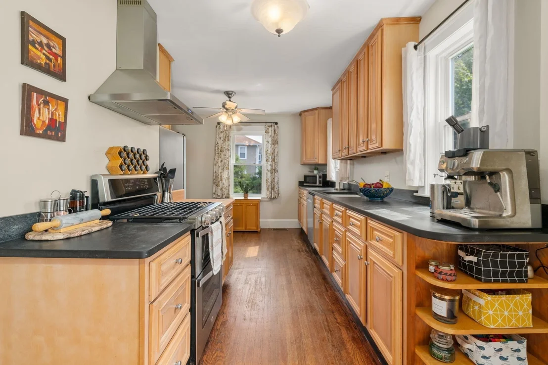 Photo of Unit 1 at 37 Everett St