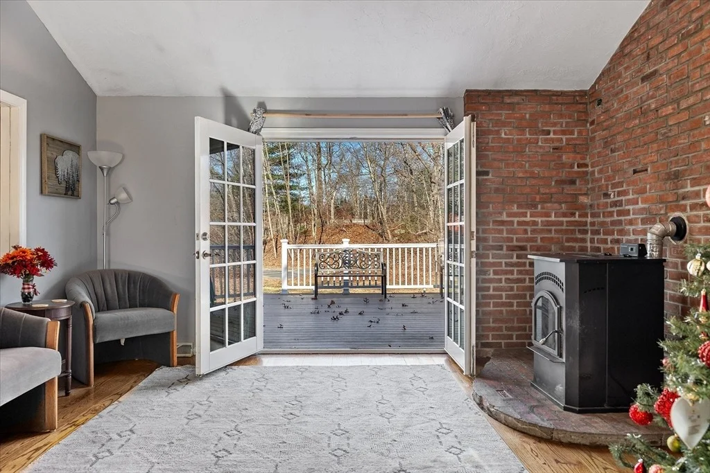 Photo of 75 Klebart Ave