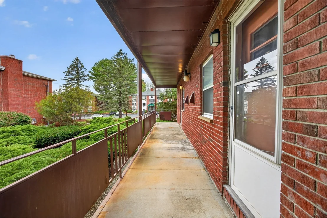 Photo of Unit 4 at E2 Colonial Dr