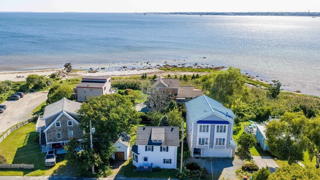 Photo of 7 Bayview Ave