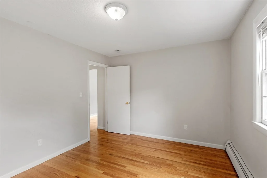 Photo of 374 Mill St Ext