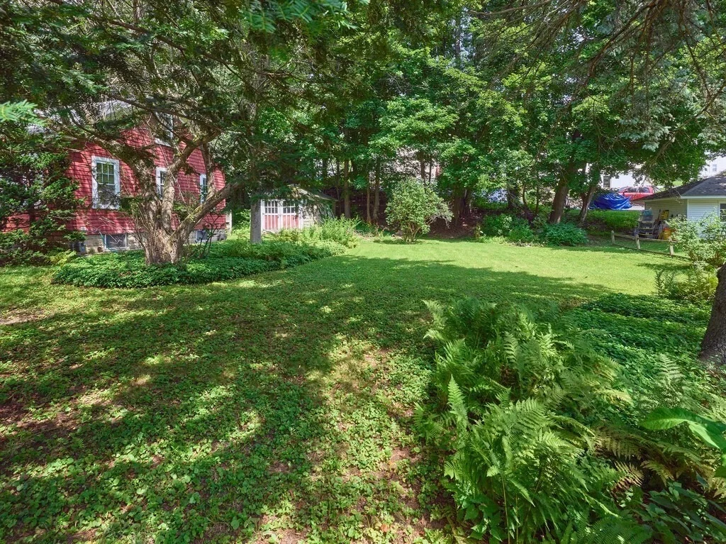 Photo of 34 Tiverton Parkway