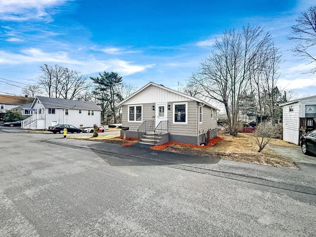 Photo of 87 Arborway Dr