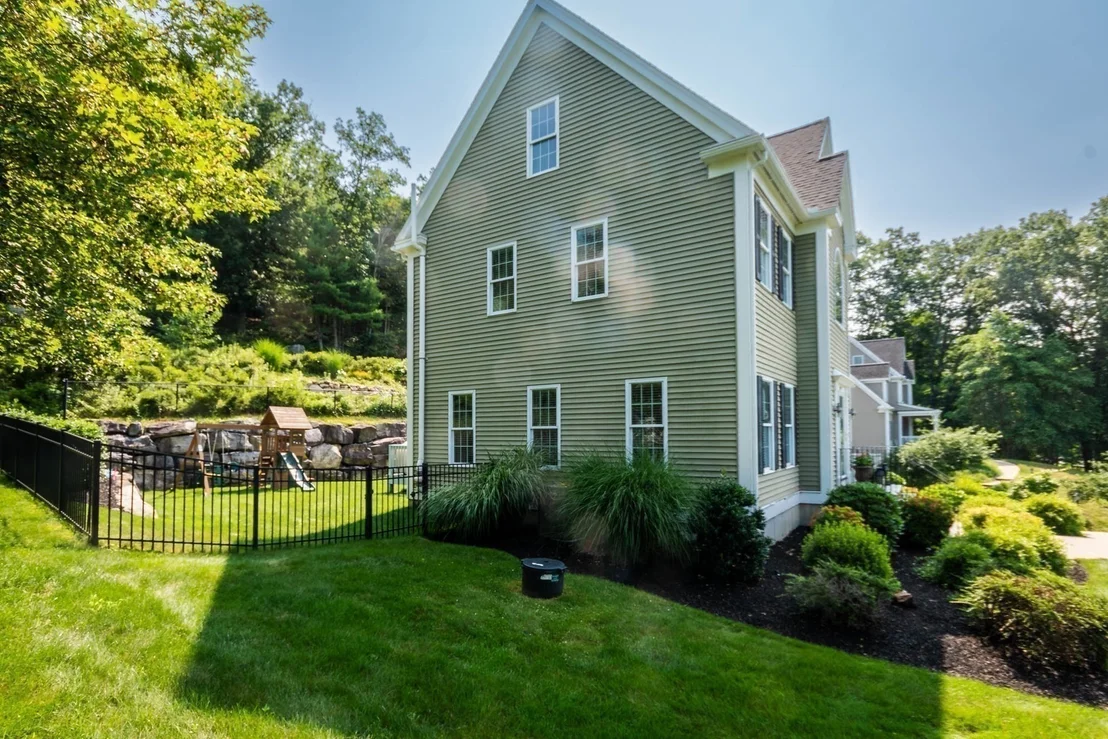 Photo of 493 Taylor Rd