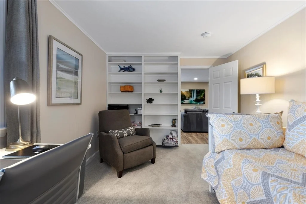 Photo of 87 N Pond Dr