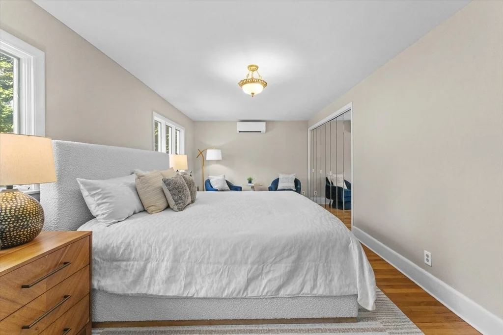 Photo of 17 Preston Beach Rd