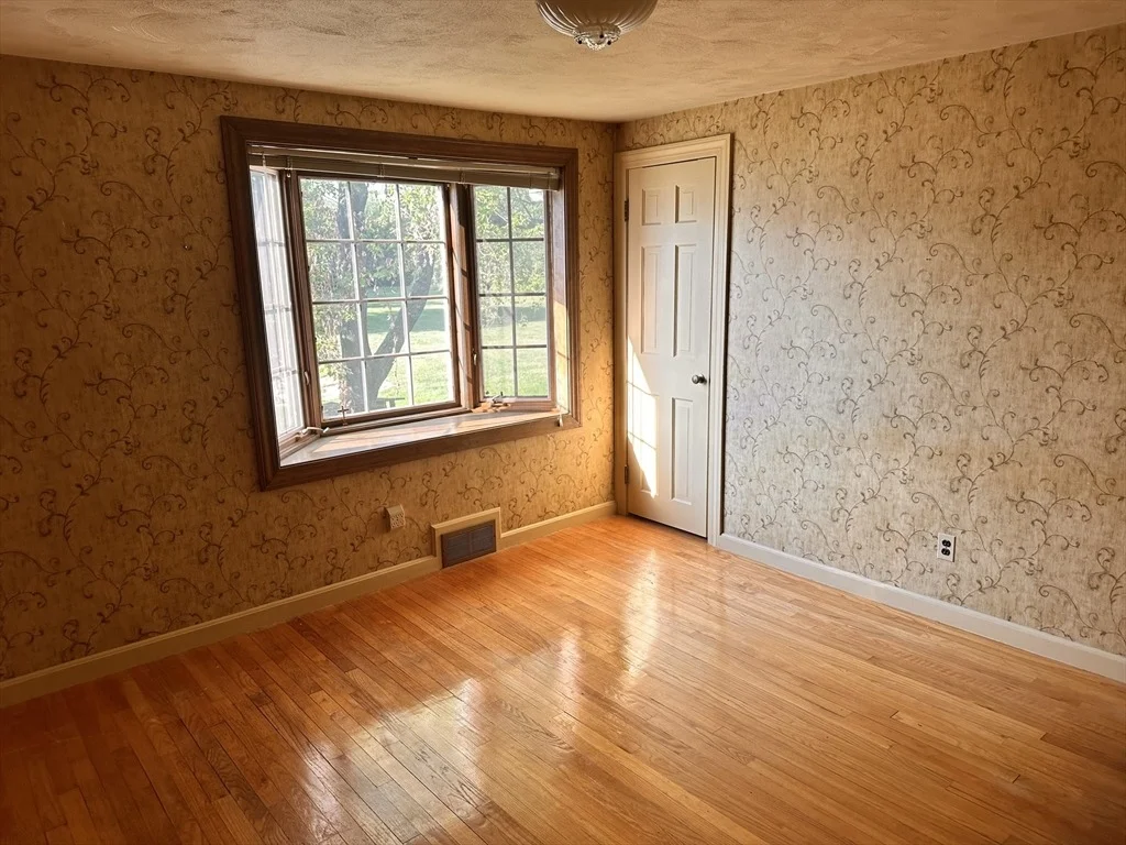 Photo of 1028 Tinkham Rd