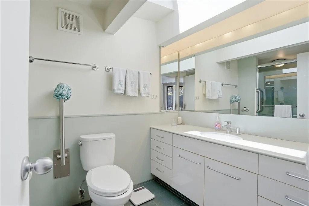 Photo of 32 Baskin Road