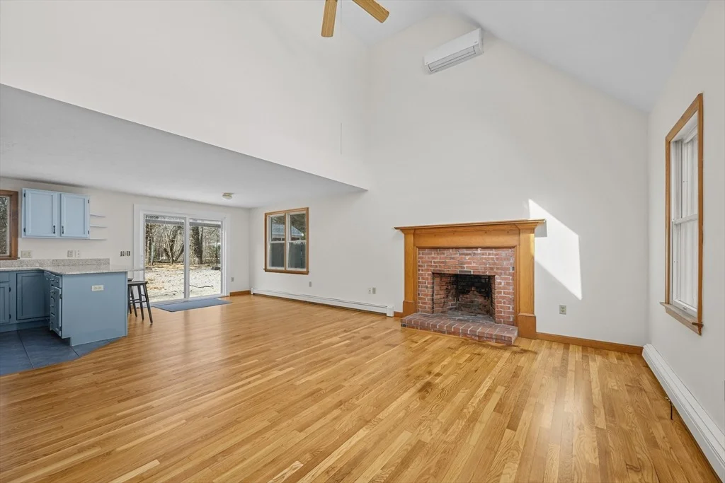 Photo of 296 Commons Way