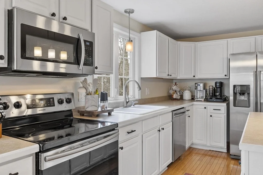 Photo of 19 Fieldstone Dr