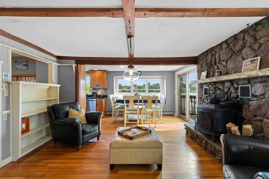 Photo of 35 Lakeside Blvd