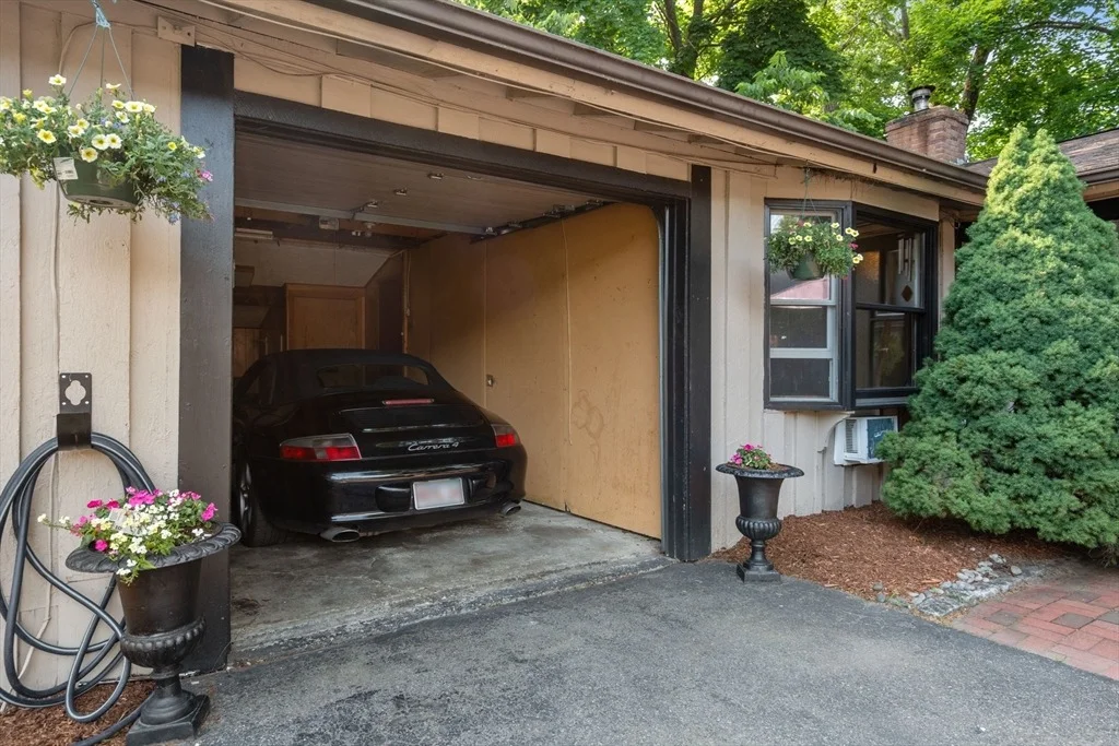 Photo of 11 Ruth Dr
