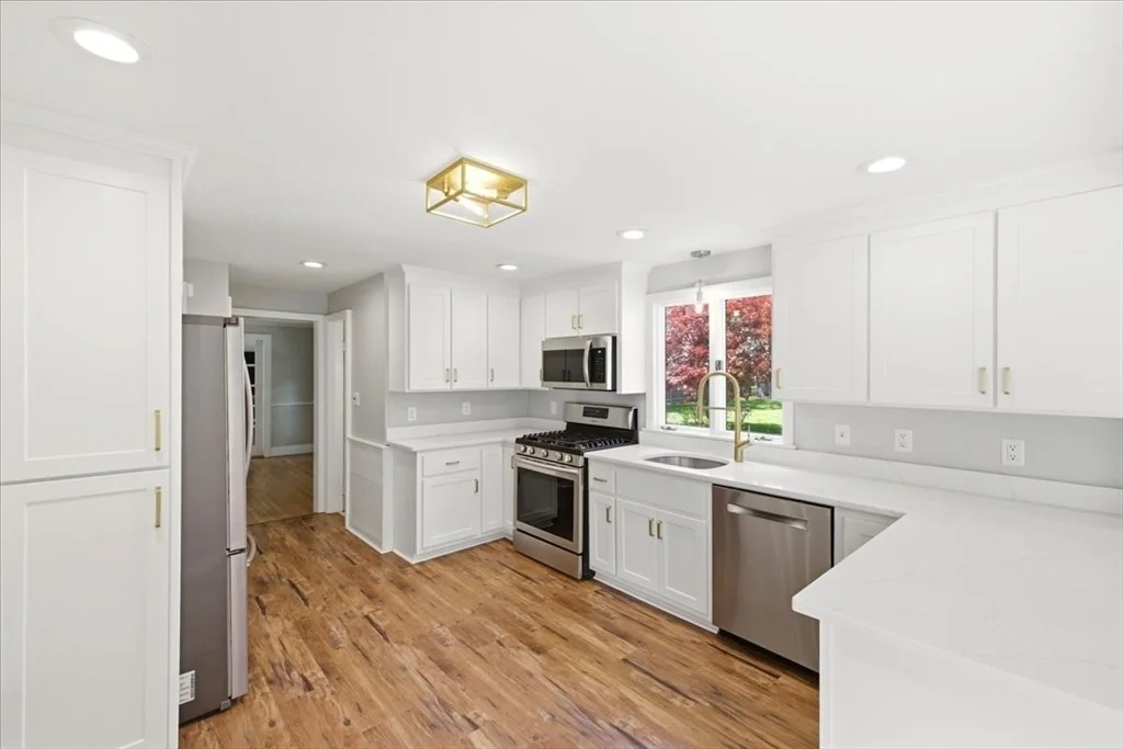 Photo of 560 Common St