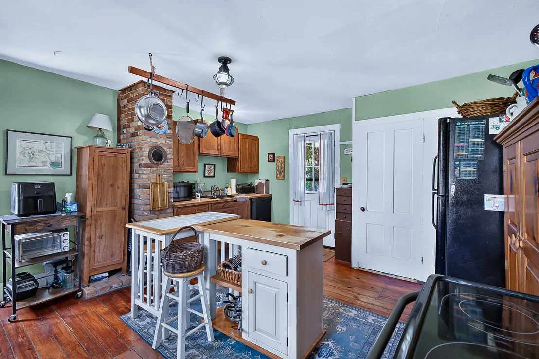 Photo of 260 Pleasant St