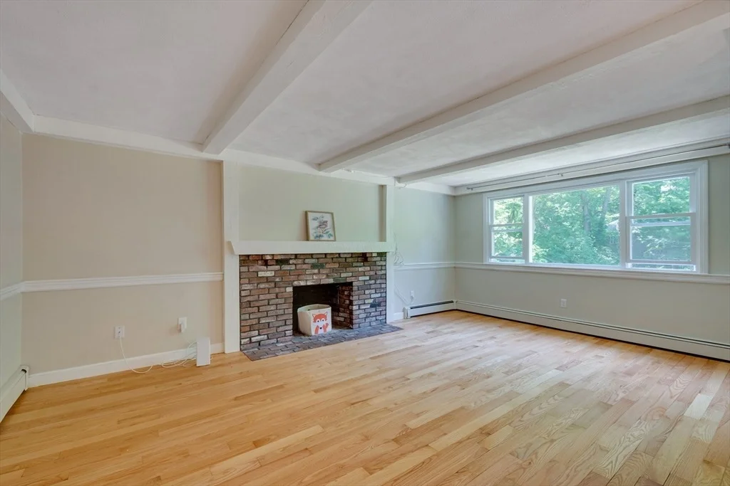 Photo of 369 Dedham Ave