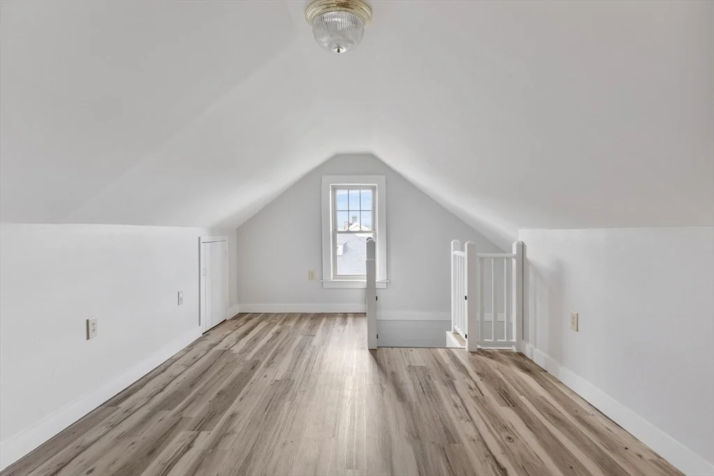 Photo of 53 Hillcroft Ave