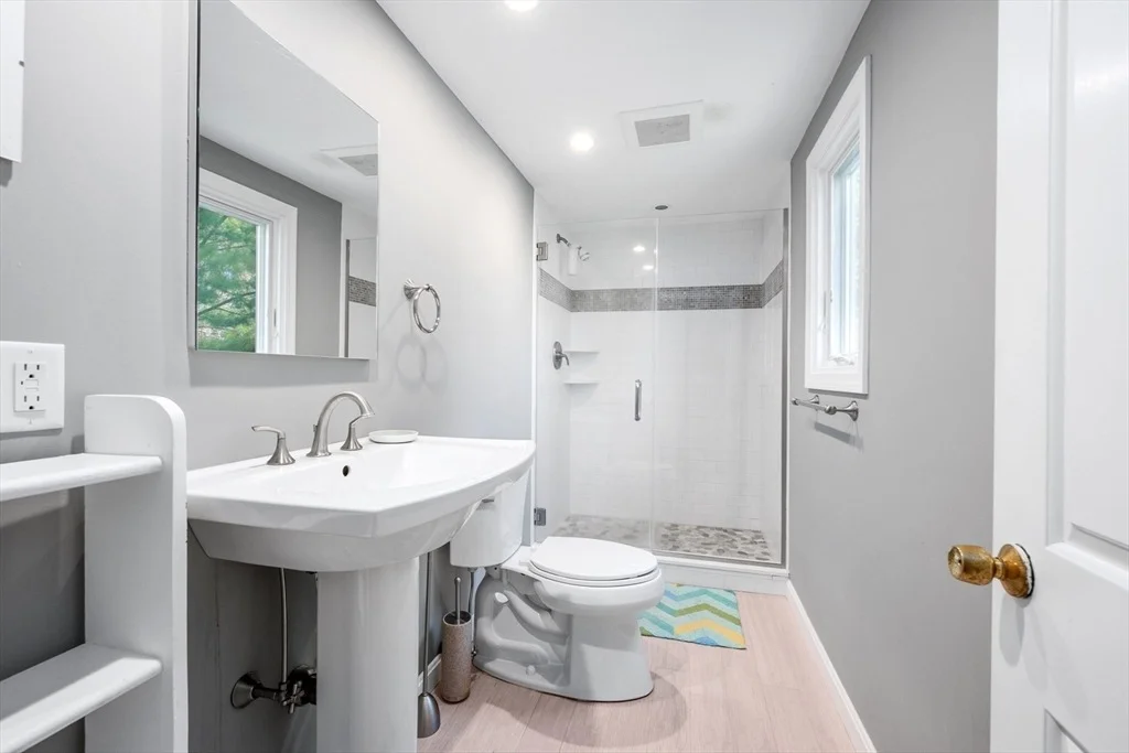 Photo of 374 Putnam