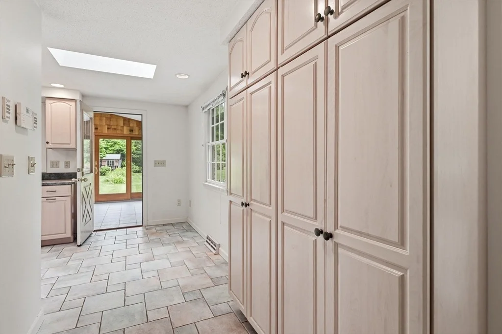 Photo of 47 Fenway Dr