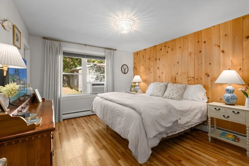 Photo of 18 Middlebrook Rd