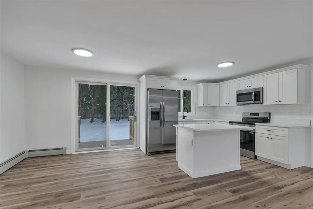 Photo of 11 Hawthorne Dr