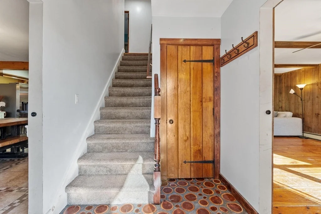 Photo of 885 Royalston