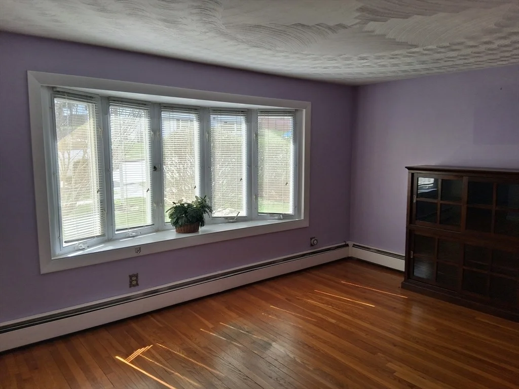 Photo of 43 Robin Rd