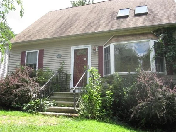 Photo of 8 Sweet Hill Dr