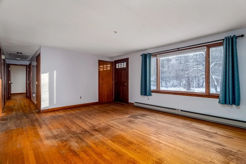 Photo of 10 Jonathan Dr