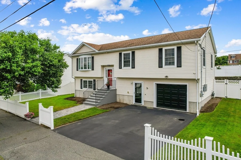 Photo of 34 Moffett Road