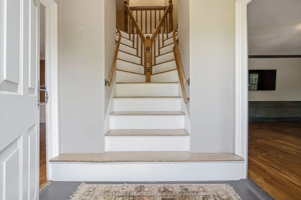 Photo of 338 Clapp Road